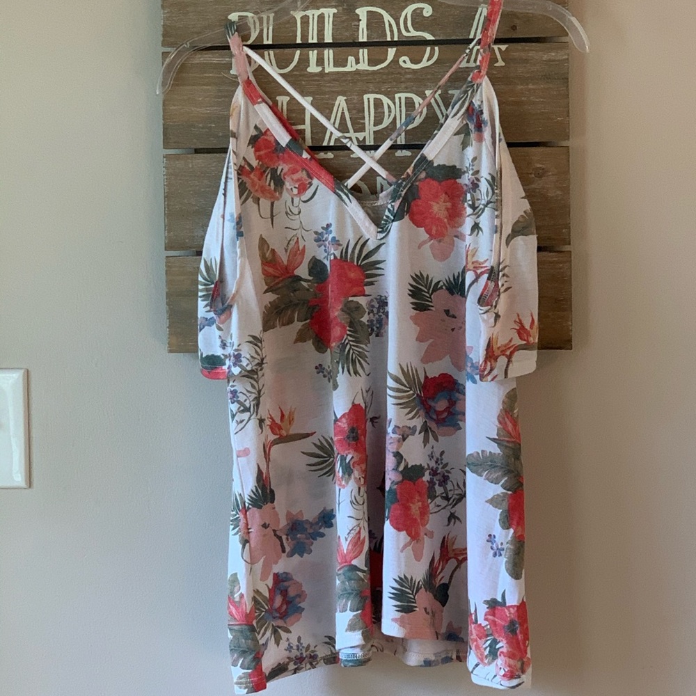 🌟FLORAL COLD SHOULDER TOP 🌸 - Picture 3 of 7